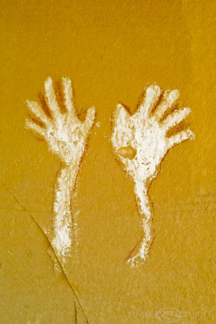 Waving-Hands-Site